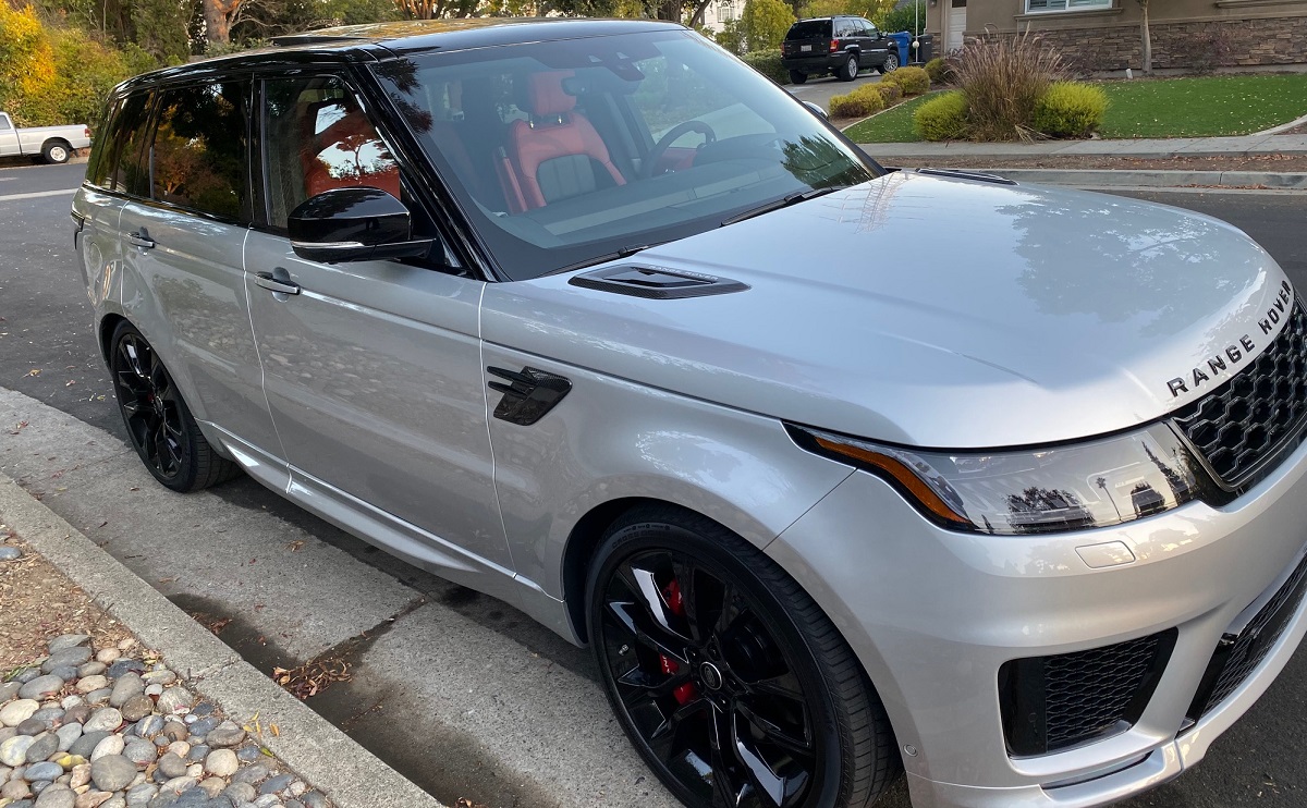 Range Rover Sport HST MHEV review: A Batman-style spotlight ...